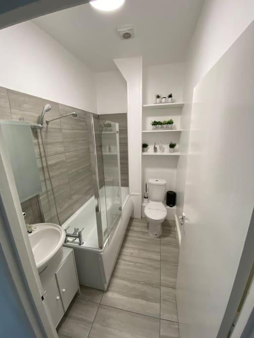 2 Bedroom Flat In London Exterior photo